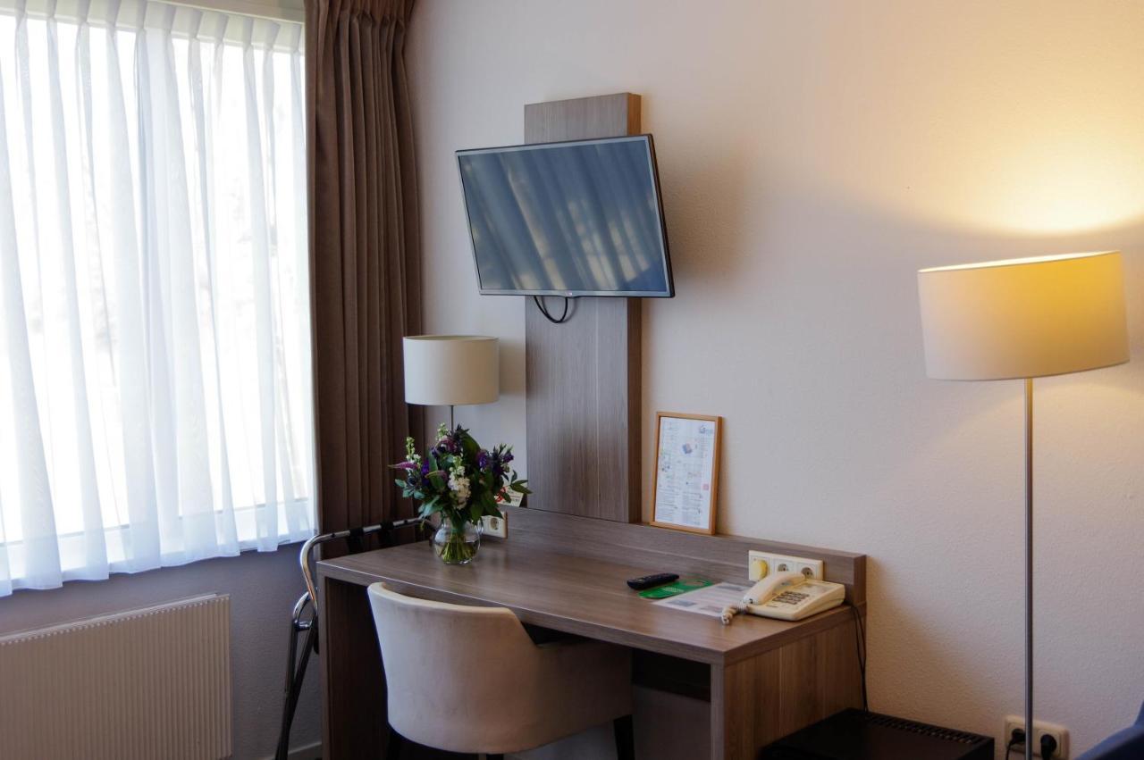 Hotel And Restaurant Van Saaze Kraggenburg Екстер'єр фото
