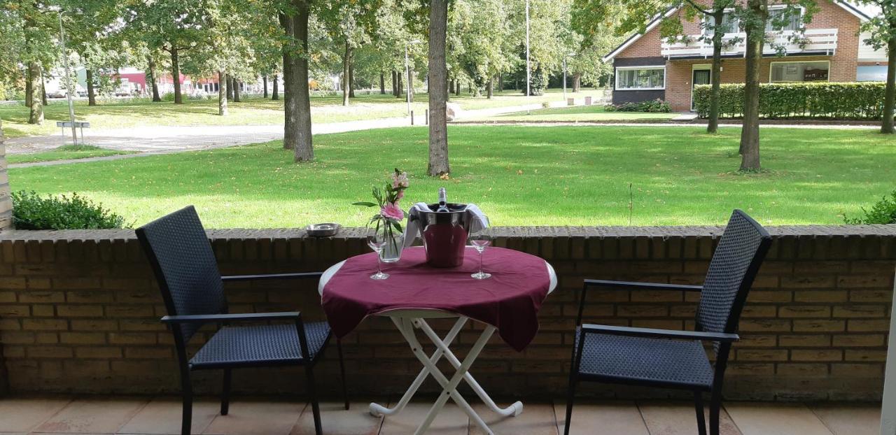 Hotel And Restaurant Van Saaze Kraggenburg Екстер'єр фото
